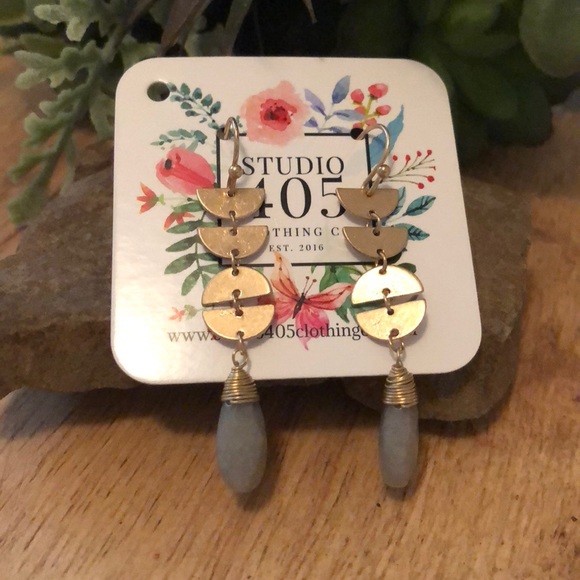 Jewelry - Adorable earrings